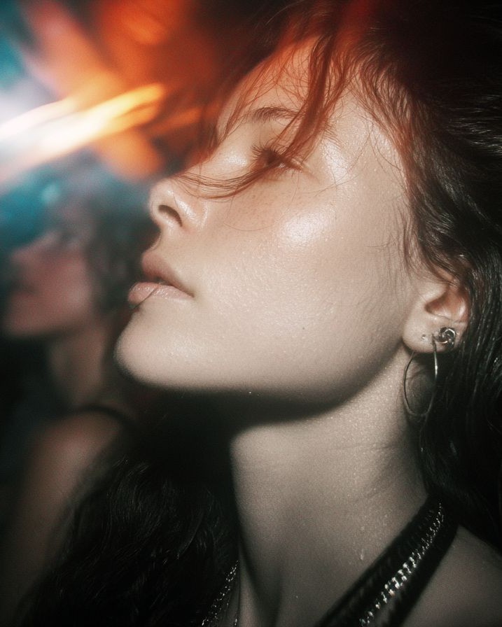 jpeg-optimizer_Thorn_httpss.mj.runcSC4diVh4YM_woman_in_profile._shallow_dept_f5ec314a-a315-4cc2-be29-110126e16034_0-croppad En kvinna som tränar.